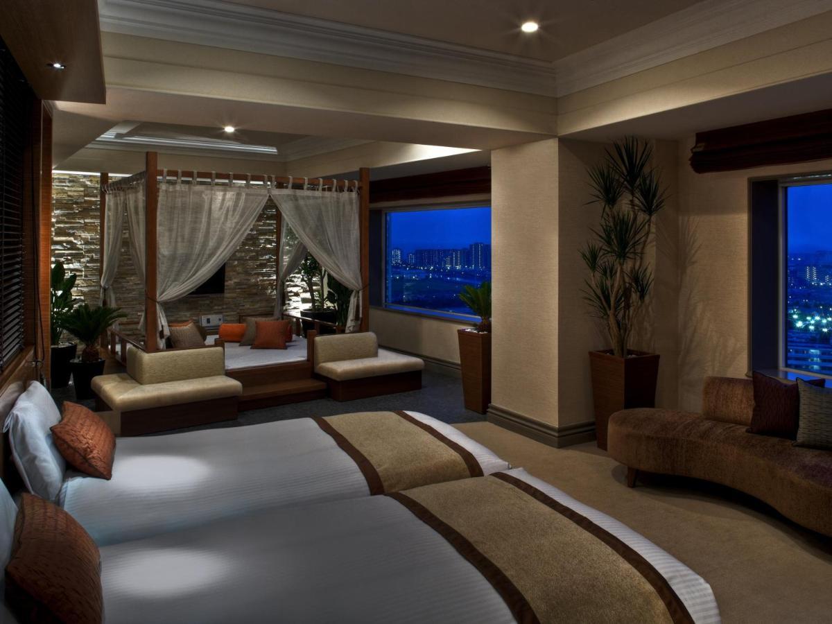 Urayasu Brighton Hotel Tokyo Bay Zewnętrze zdjęcie A suite at the Mandarin Oriental, Tokyo
