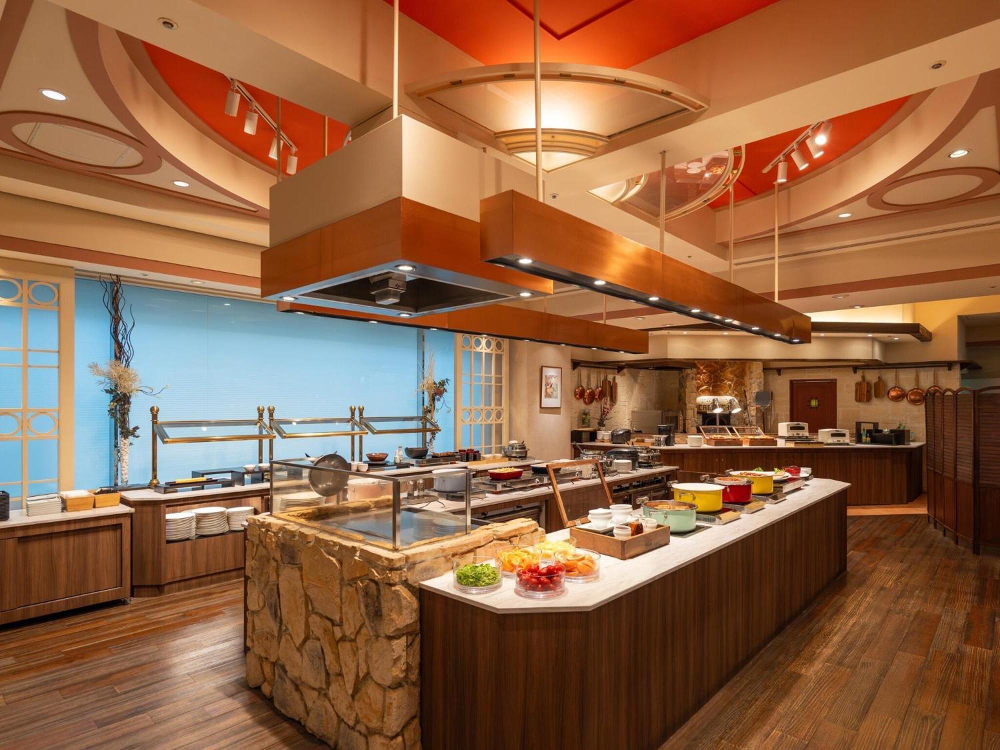 Urayasu Brighton Hotel Tokyo Bay Zewnętrze zdjęcie The open kitchen at the restaurant